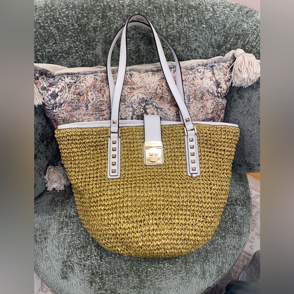 Michael Kors Large Raffia Shoulder Shopper
Beach Tote - Picture 1 of 7